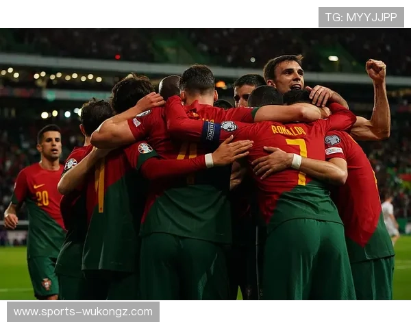 B费与C罗国家队核心作用及战术地位对比分析 B费与C罗国家队核心作用及战术地位对比分析