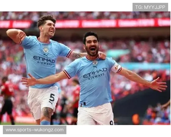 约翰·斯通斯：三冠王赛季中的关键作用解析