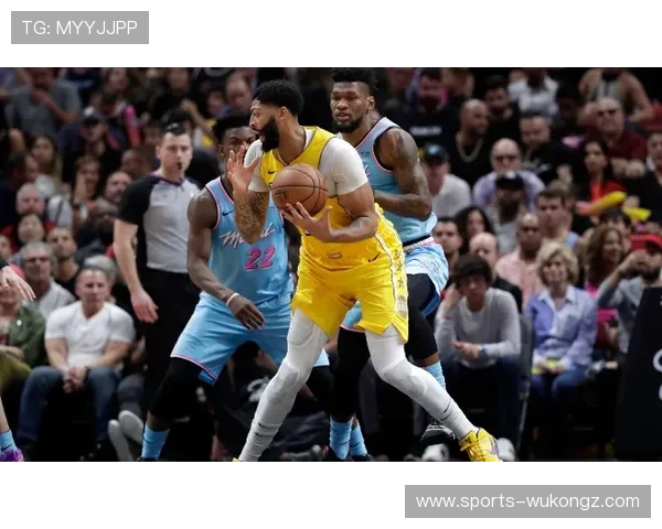 皮尔斯无球跑动制造错位，关键回合得分结构改变比赛走势