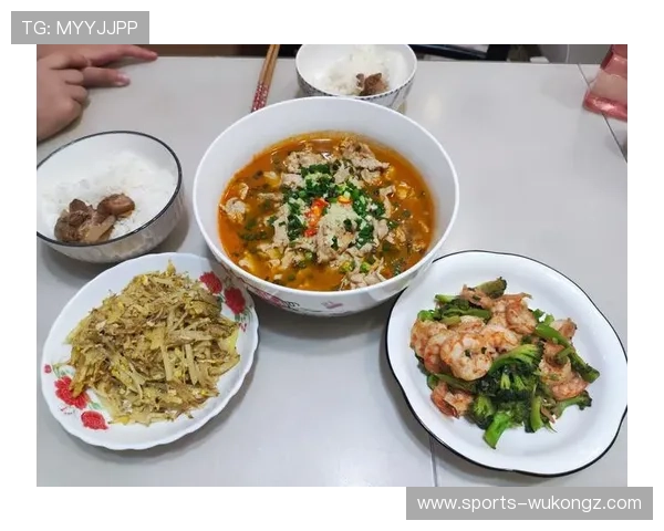 谌利军这生活也太拼了,训练完还能给娃做饭,到底哪儿来的精力? 谌利军这生活也太拼了,训练完还能给娃做饭,到底哪儿来的精力?